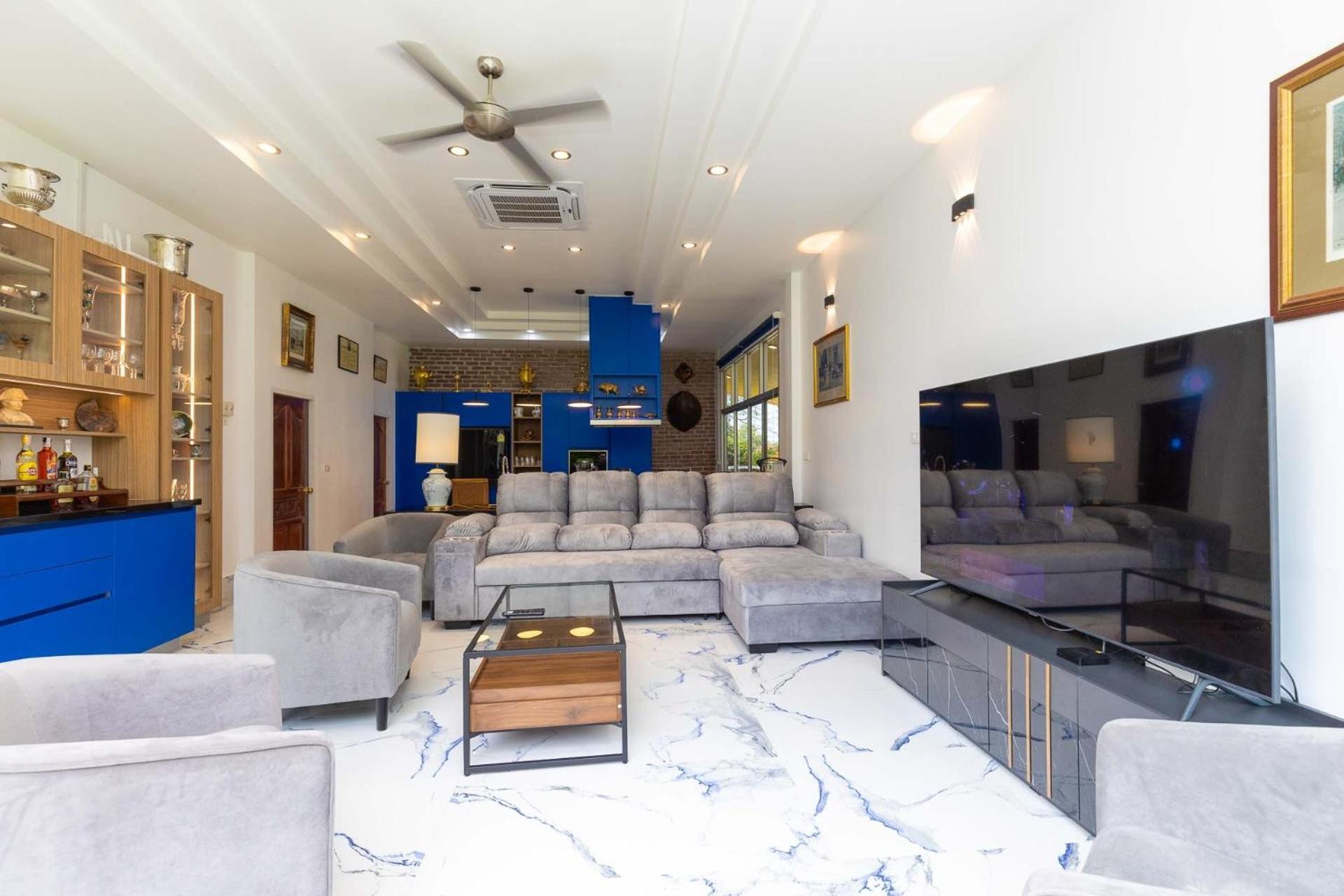 Valentine Villa *